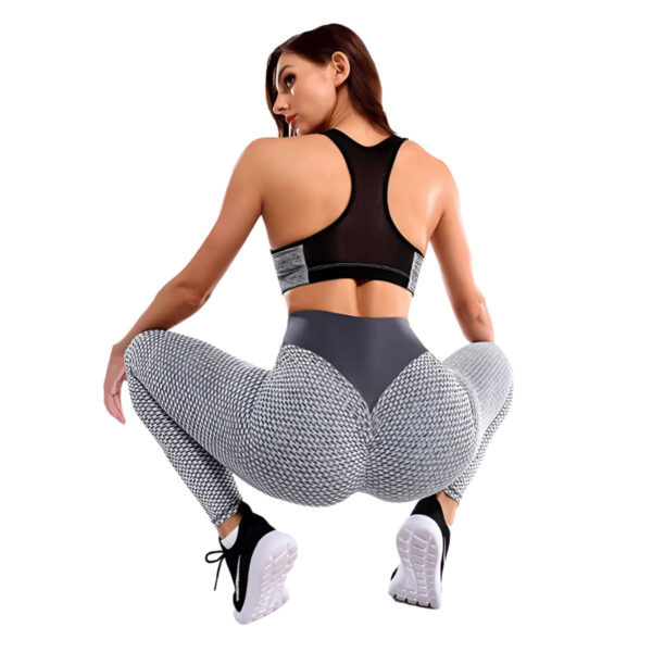Flexible yoga pants for everyday wear