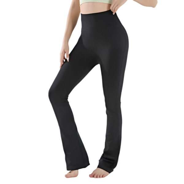 black-high-waisted-yoga-pants​-Without-Awkward-Lines-closeup