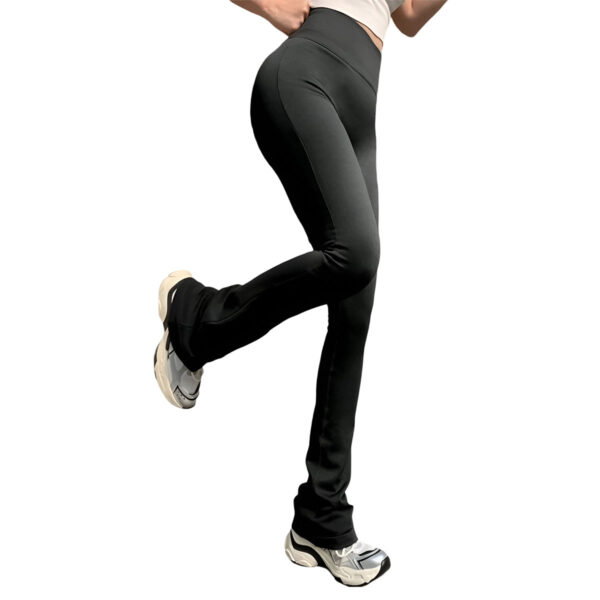 high-waisted-yoga-pants​-Without-Awkward-Lines-close-up